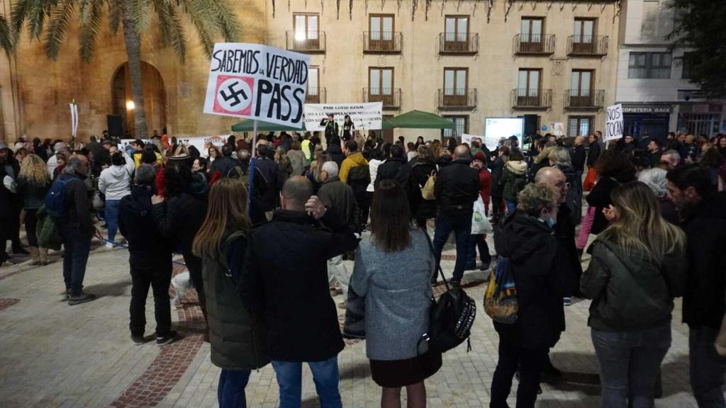 Un instante de la concentración en Elche.