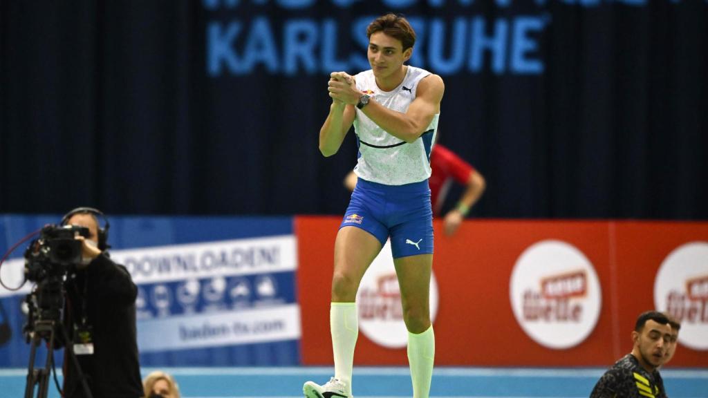 Armand Duplantis en el World Tour de Karlsruhe