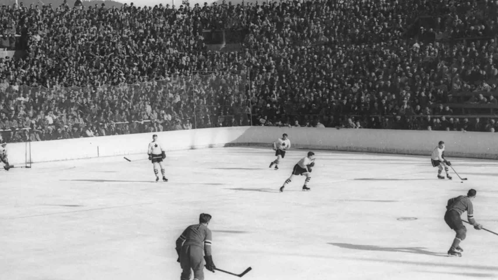 Partido de hockey hielo en los Juegos Olímpicos de Garmisch-Partenkirchen 1936