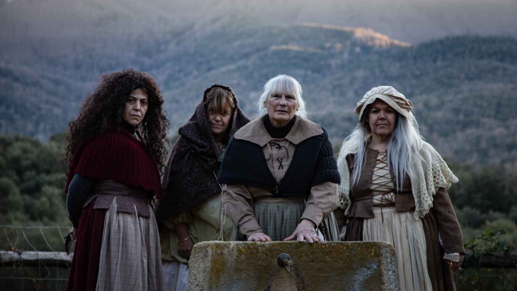 Inés, Gemma, María y la 'otra' María, que representan a las mujeres asesinadas por brujas en Viladrau.