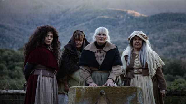 Inés, Gemma, María y la 'otra' María, que representan a las mujeres asesinadas por brujas en Viladrau.