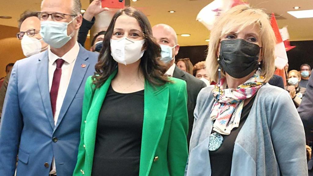 Luis Fuentes, Inés Arrimadas y Verónica Casado, esta mañana en Salamanca