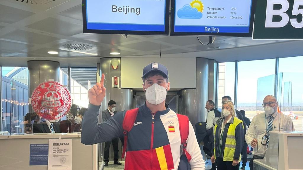 Lucas Eguibar viajando a Pekín para los JJOO de Invierno 2022