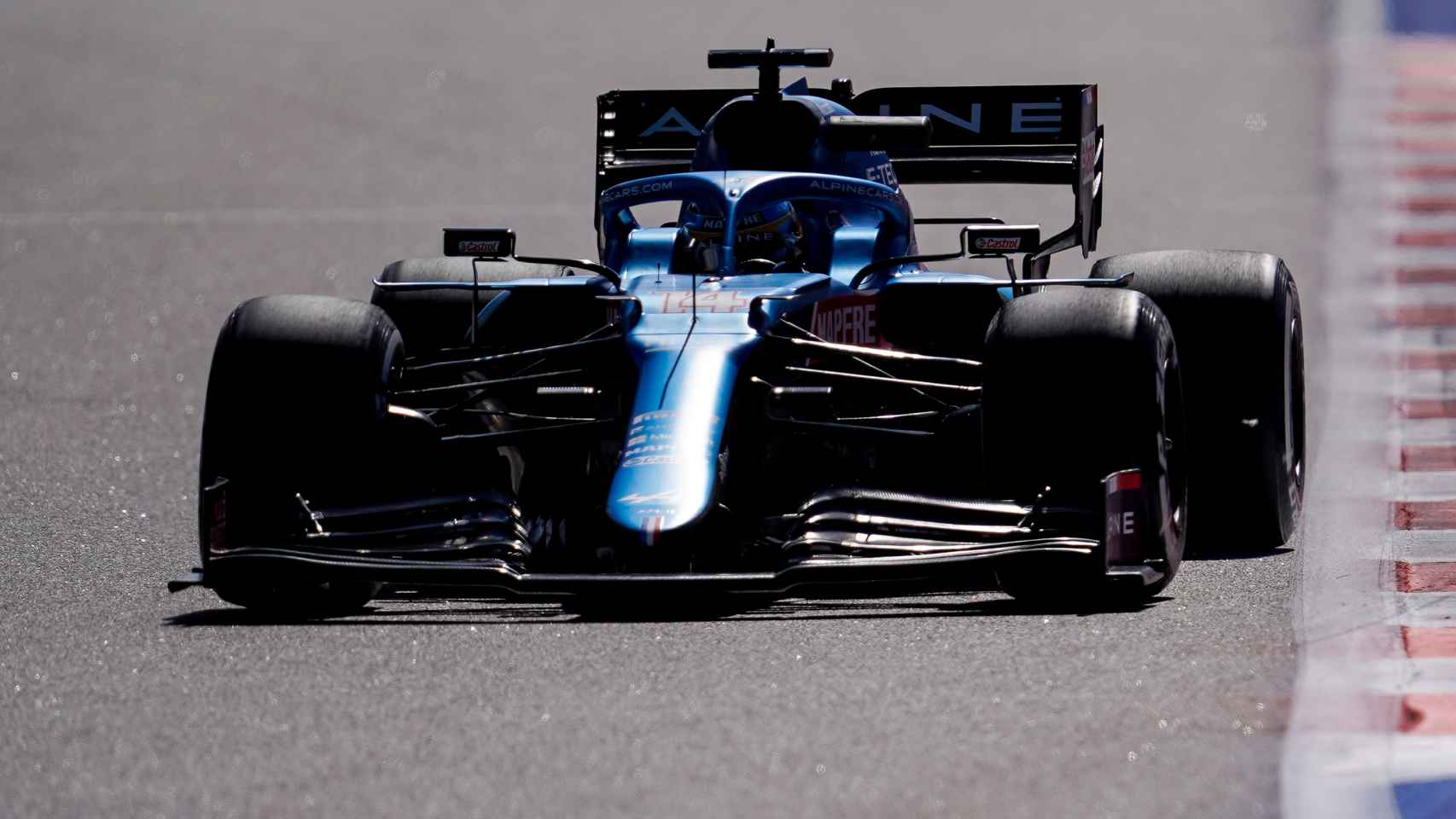Fernando Alonso rodando con su monoplaza.