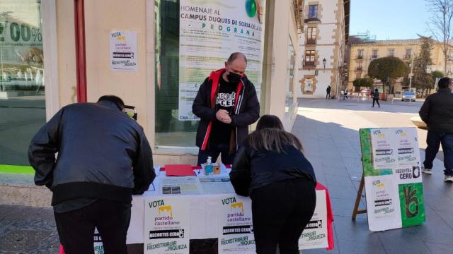 Mesa informativa de Recortes Cero