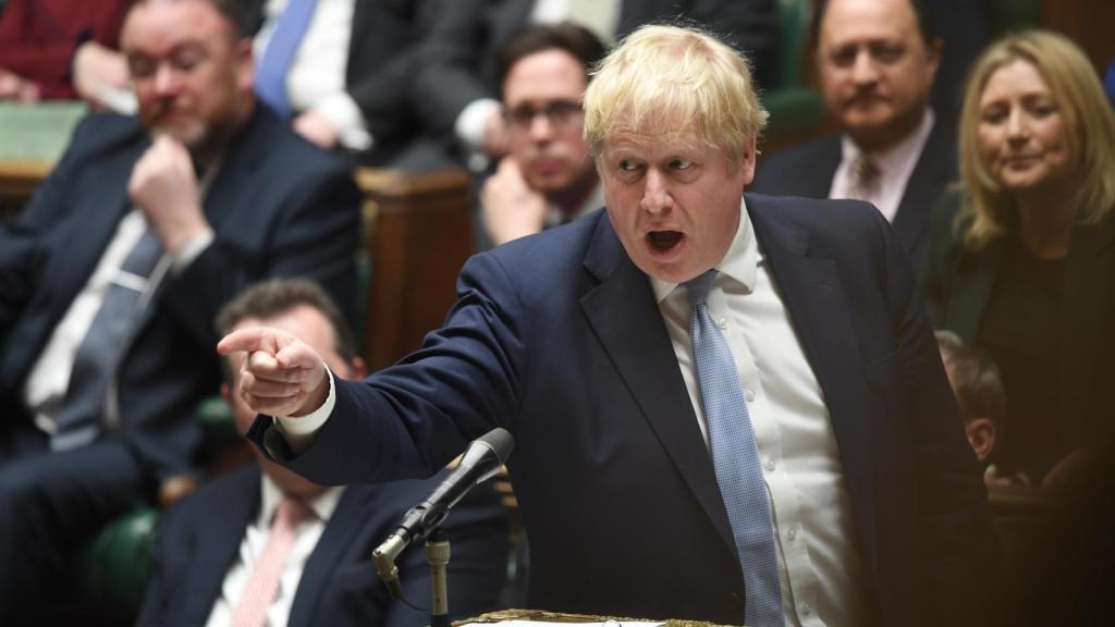Boris Johnson durante su intervención en la Cámara de los Comunes tras conocerse el informe de Sue Gray.