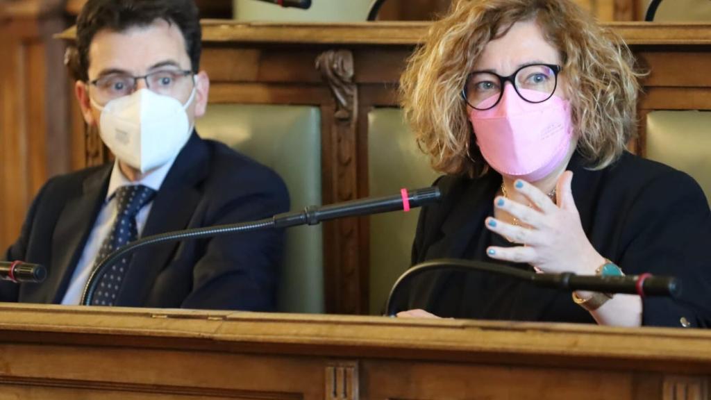 La concejala socialista Charo Chávez en una intervención en el pleno