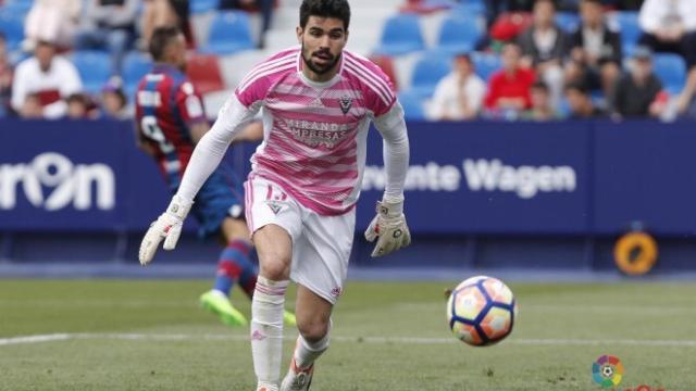 Roberto en su etapa en el Mirandés.