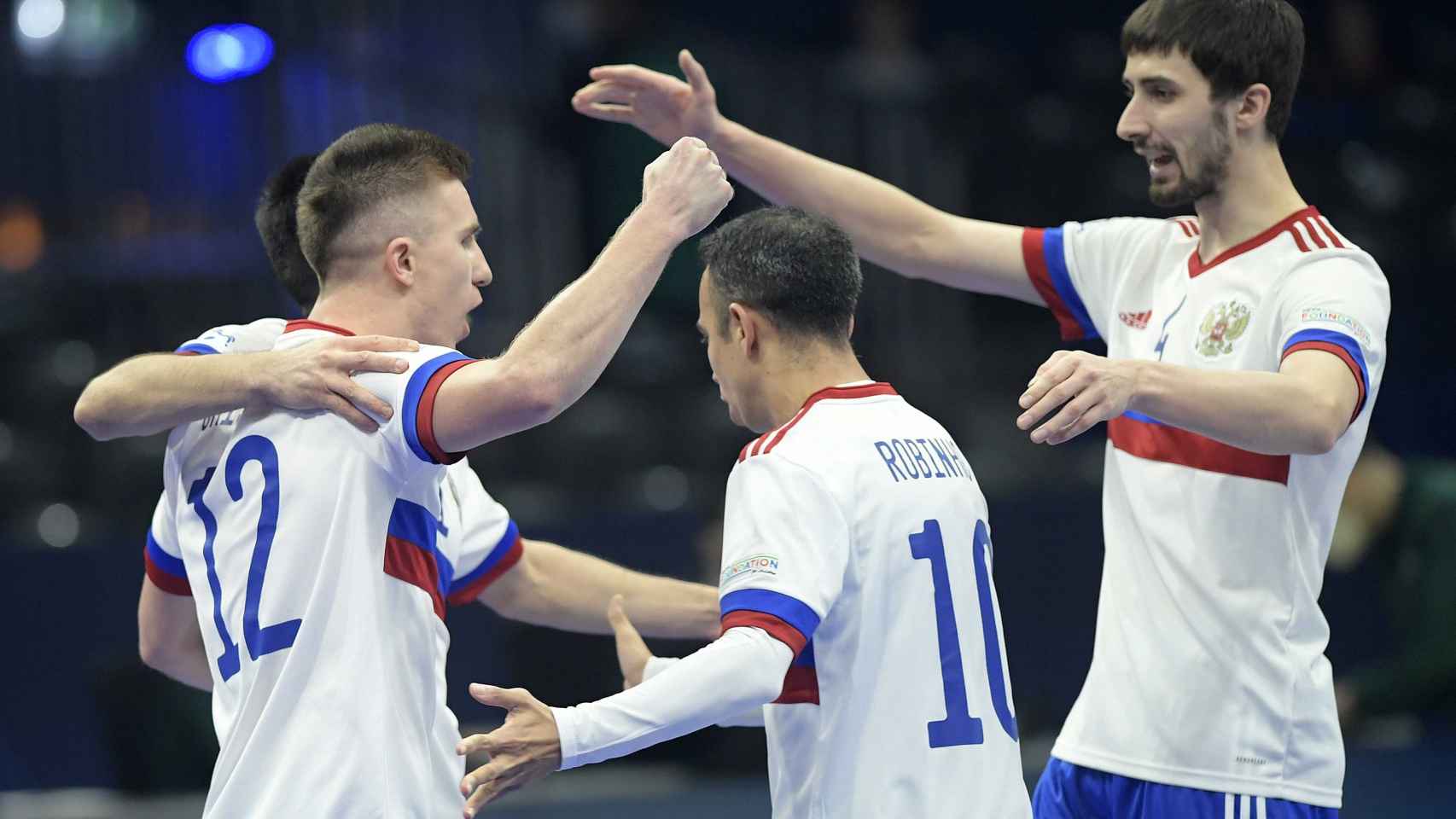 Los jugadores de Rusia celebran un gol durante el Europeo de futbol sala 2022.