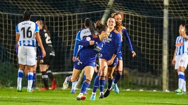 Esther González celebra un gol con el Real Madrid Femenino en la temporada 2021/2022