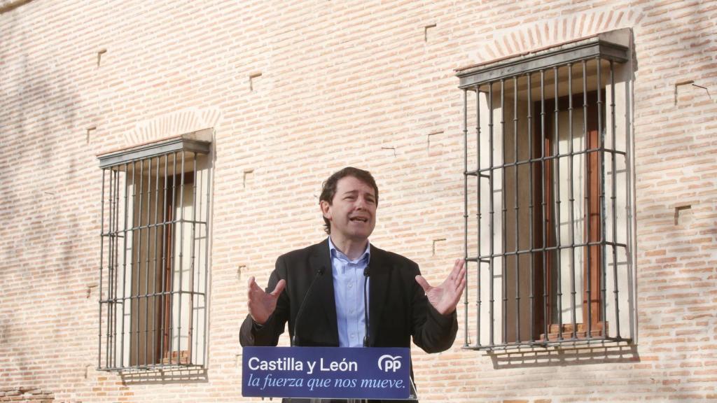 Mañueco en su visita a Medina del Campo / Rubén Cacho ICAL