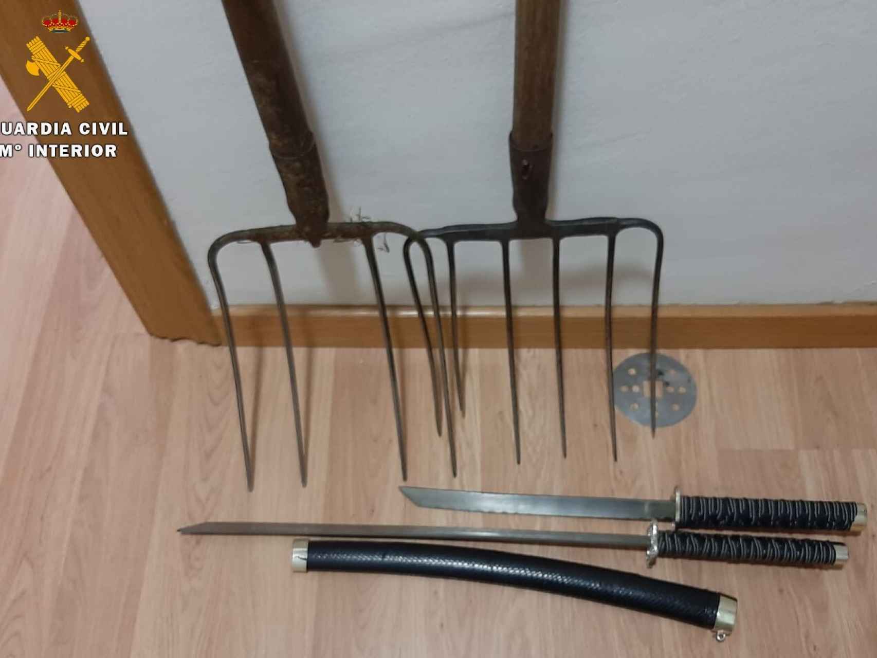 Imagen de las armas requisadas en Herrera de Pisuerga facilitada por la Guardia Civil