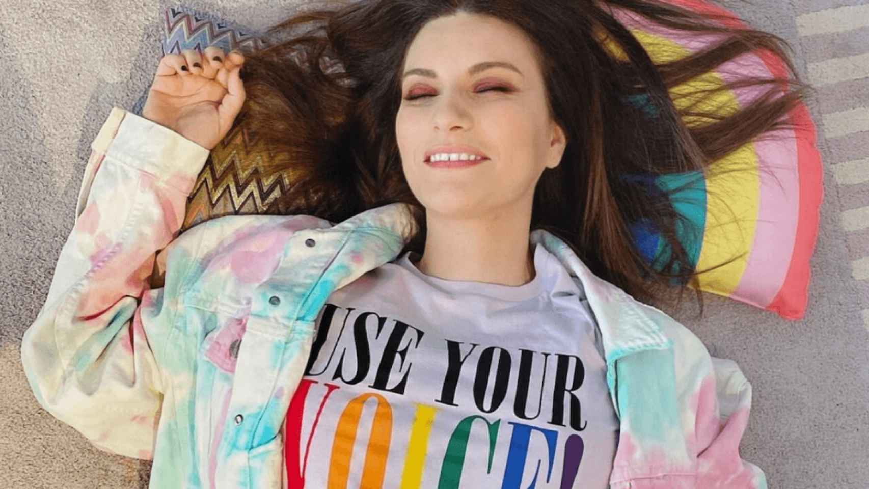 Pausini en una imagen subida por ella misma a su perfil de Instagram donde reivindica los derechos de los homosexuales.