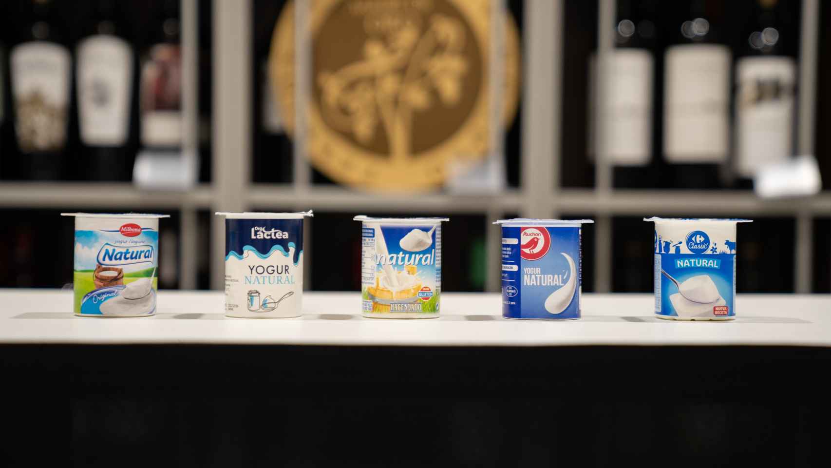Los cinco yogures naturales de los supermercados testados en la cata.