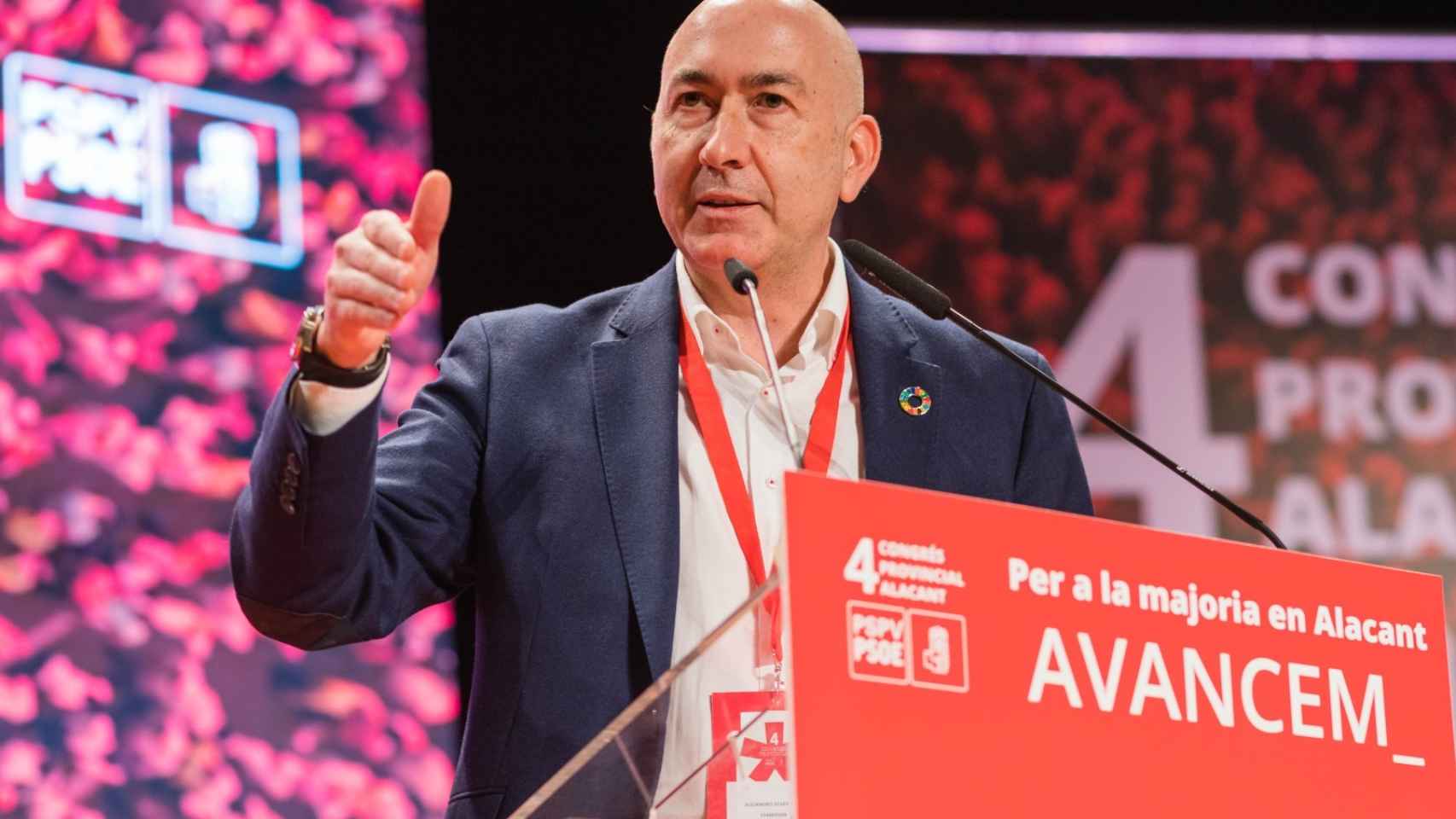 Alejandro Soler durante su intervención en el congreso provincial del PSPV-PSOE de Alicante.