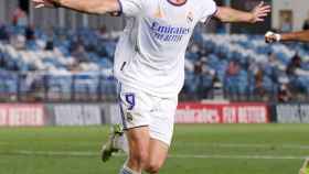 Juanmi Latasa celebra un gol con el Real Madrid Castilla