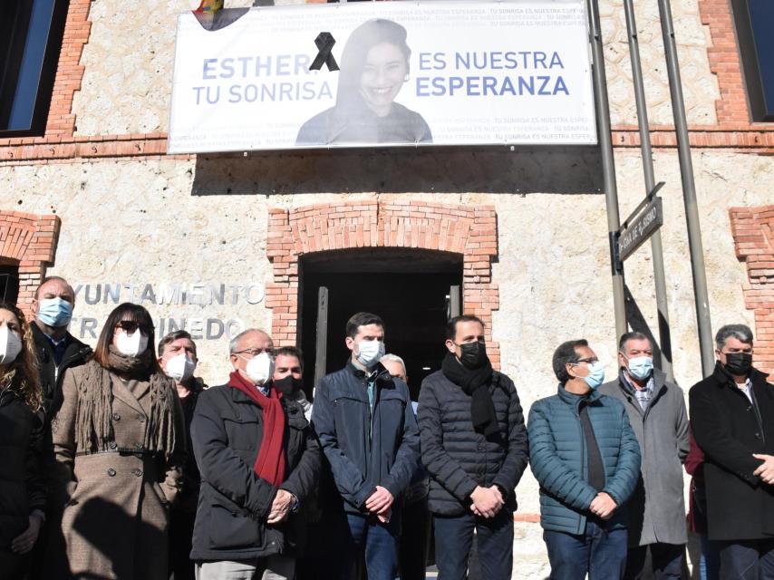 Cinco minutos de silencio en recuerdo de Esther, en Traspinedo