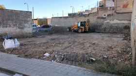 Alicante continúa con la limpieza de solares para mejorar la imagen de sus barrios