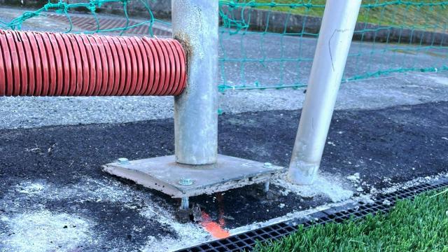 Poste suelto en los campos de la Torre.