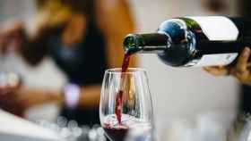 La Eurocámara rechaza considerar el consumo moderado de alcohol como un factor de riesgo para el cáncer