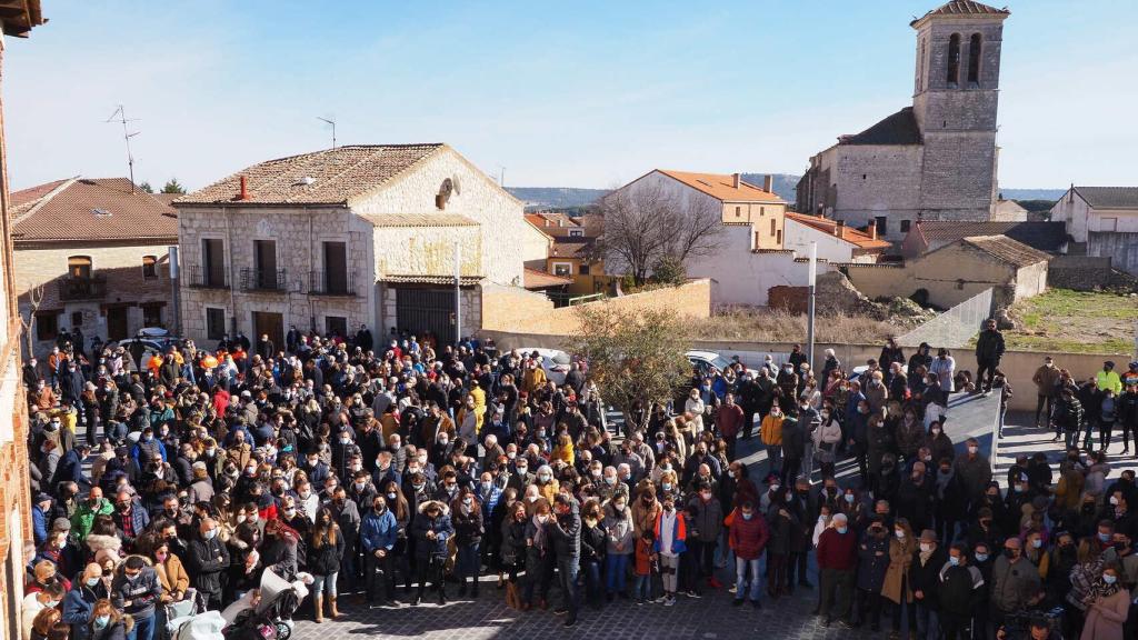 Minuto de silencio en Traspinedo por la muerte de Esther López en una imagen de archivo.