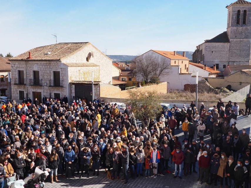 Minuto de silencio en Traspinedo por la muerte de Esther López.