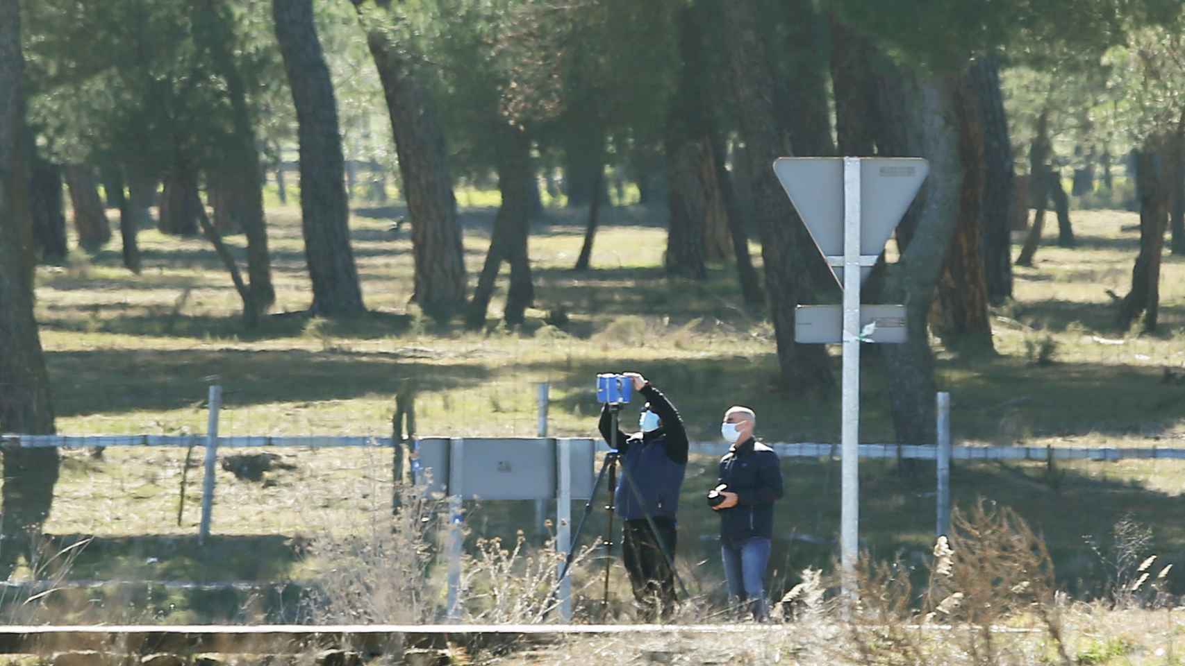 La Guardia Civil ha acudido de nuevo al lugar donde encontró el pasado sábado el cadáver de Esther en busca de más pruebas