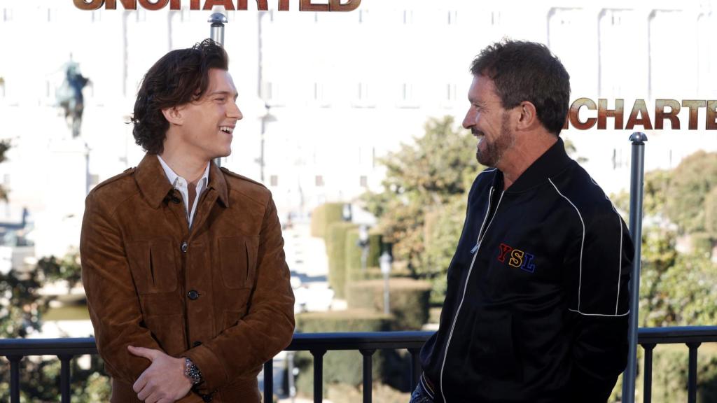 Tom Holland y Antonio Banderas, en el estreno de 'Uncharted'.