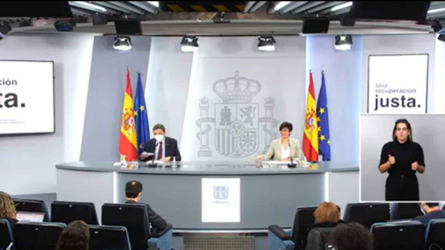 Los ministros Luis Planas e Isabel Rodríguez, en la rueda de prensa posterior al Consejo de Ministros de este martes.