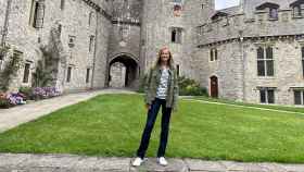 Leonor de Borbón, en los exteriores del castillo Saint Donat's de Gales.