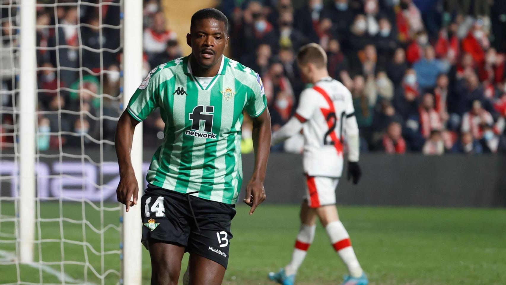 William Carvalho celebra un gol con el Betis en la temporada 2021/2022