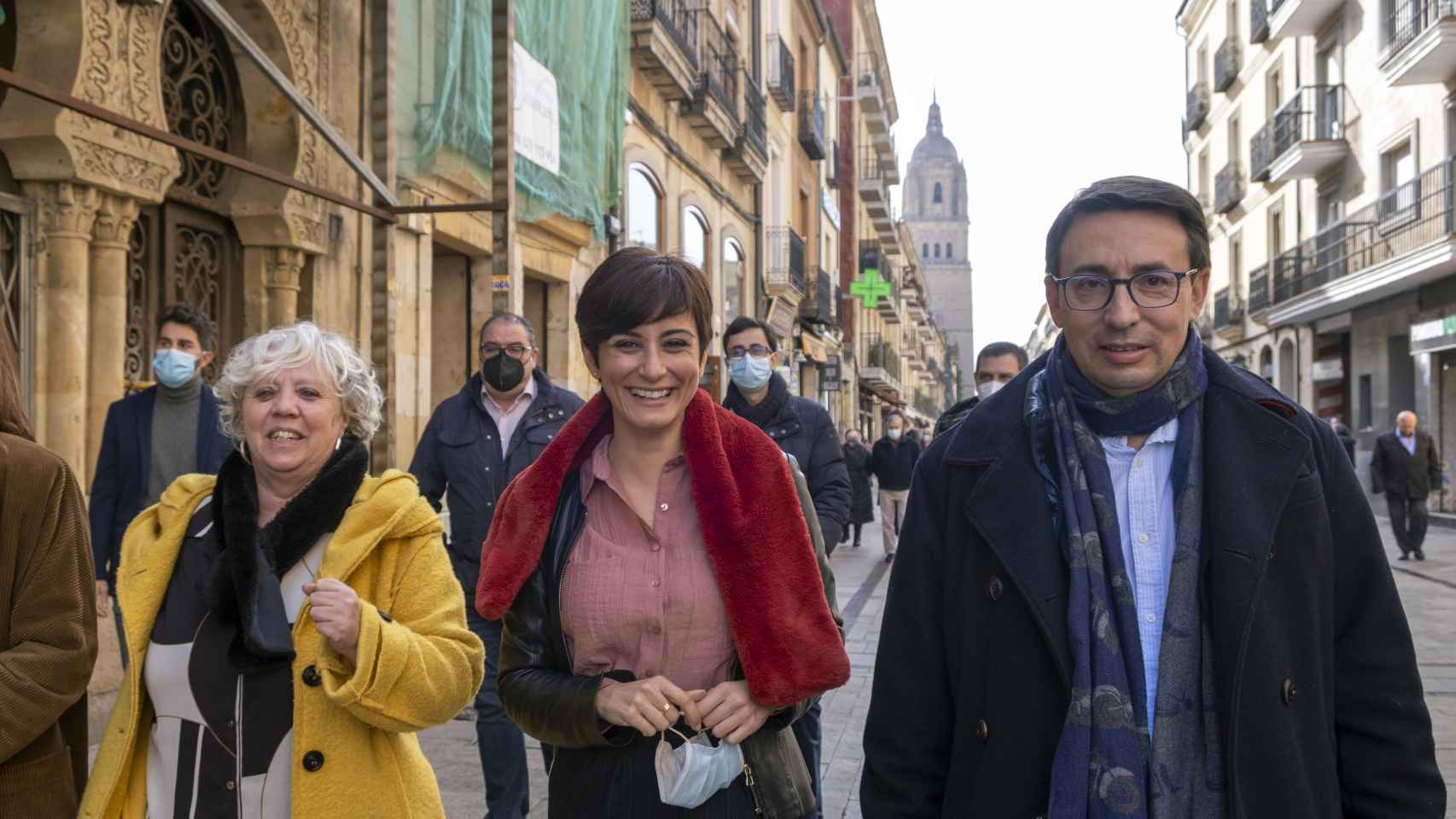David Arranz. / ICAL . La ministra de Política Territorial y portavoz del Gobierno, Isabel Rodríguez, junto a los candidatos por Salamanca a la Junta pasean por el centro de la ciudad