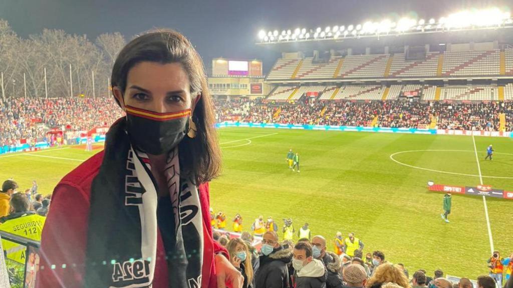 Rocío Monasterio, en el palco del estadio de Vallecas