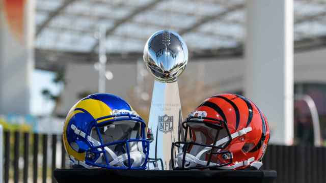 Cascos de Los Angeles Rams y de los Cincinnati Bengals, rivales en la Super Bowl LVI