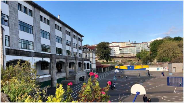 El exterior del colegio de La Salle en Santiago.