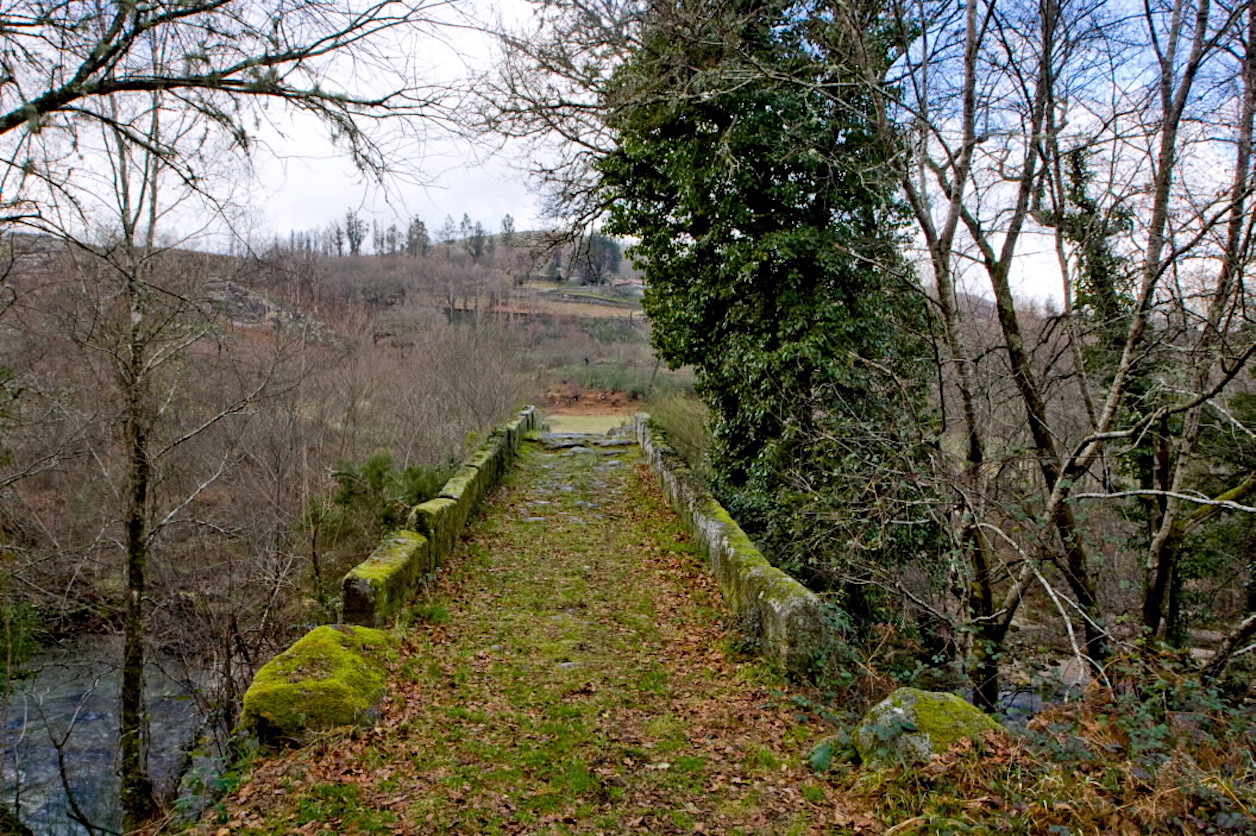 Puente románico de Pedre. Foto: Turismo de Galicia