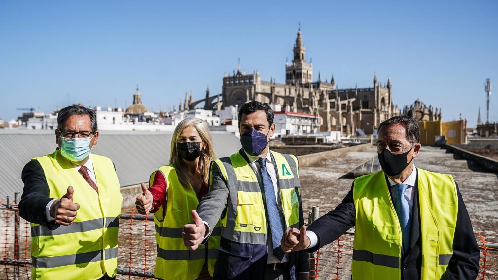 El presidente de la Junta, Juanma Moreno, en la inauguración de las obras.