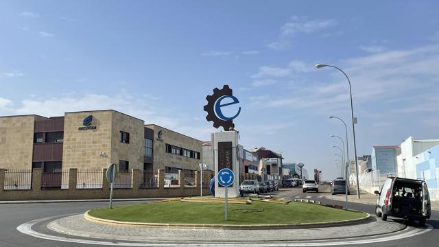 Escultura homenaje a los empresarios en Carbajosa de la Sagrada.