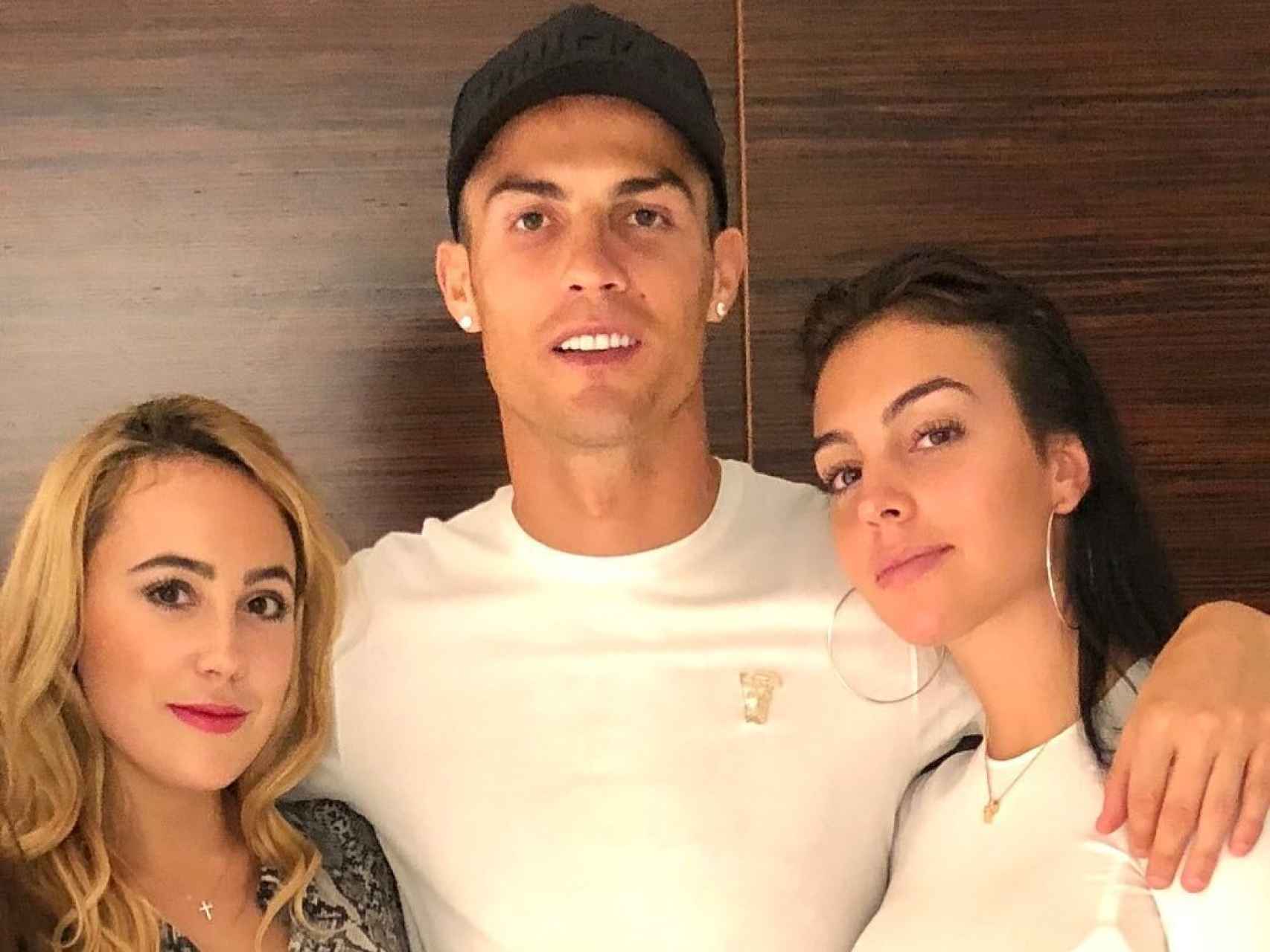 Ivana Rodríguez  junto a Cristiano Ronaldo y su hermana Georgina en una imagen compartida en redes sociales.