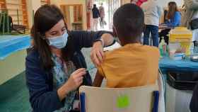 Vacunación en un colegio de Alicante, esta semana.