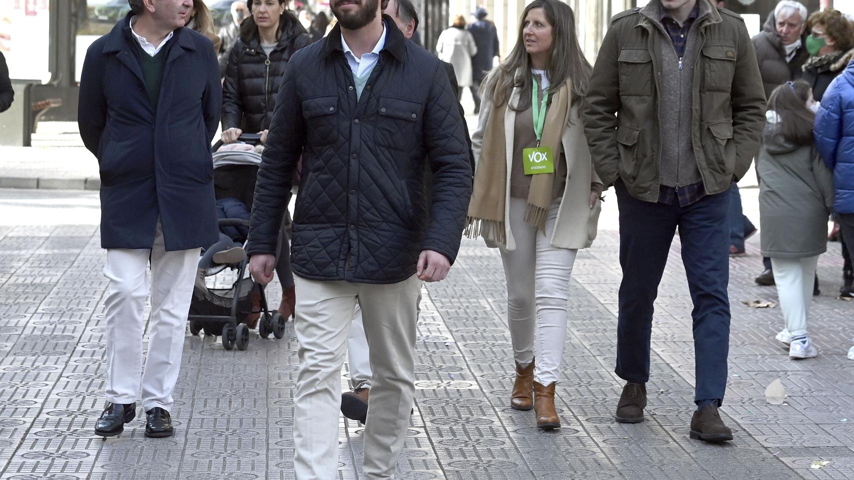 El candidato a la presidencia de la Junta de Castilla y León de VOX, Juan García-Gallardo, vota en Burgos