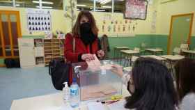 Patricia Gómez ejerció el derecho al voto en un colegio de La Rondilla