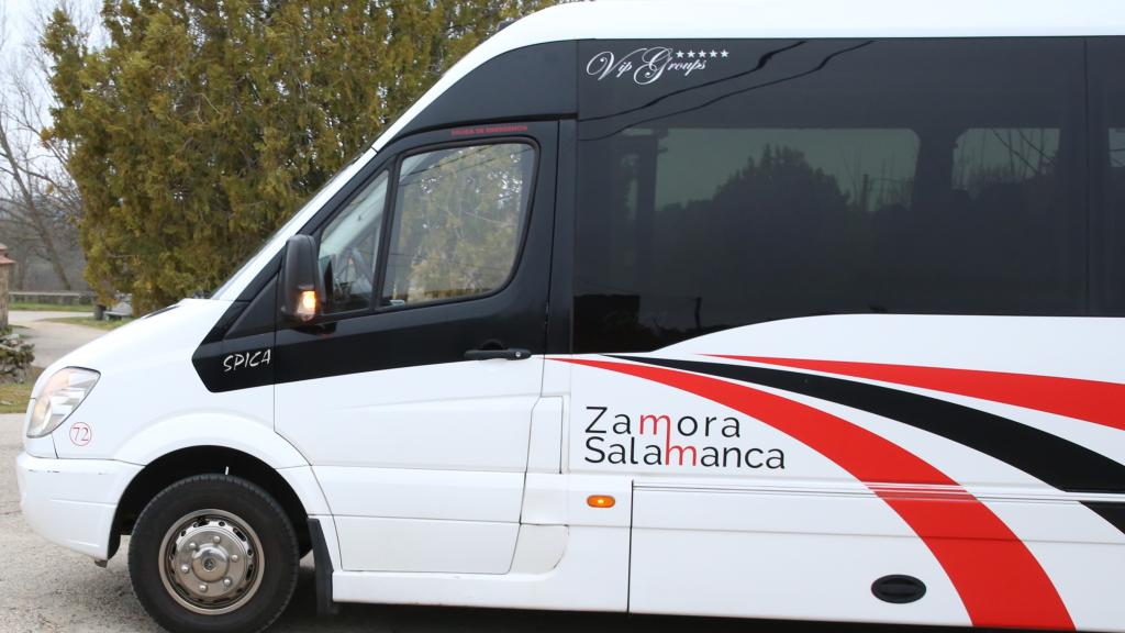 Autobús en la Zamora rural para votar desde las pedanías | Foto: ICAL