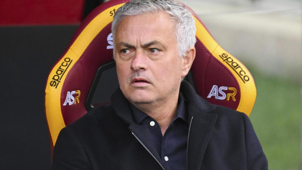 José Mourinho, en el banquillo de la AS Roma