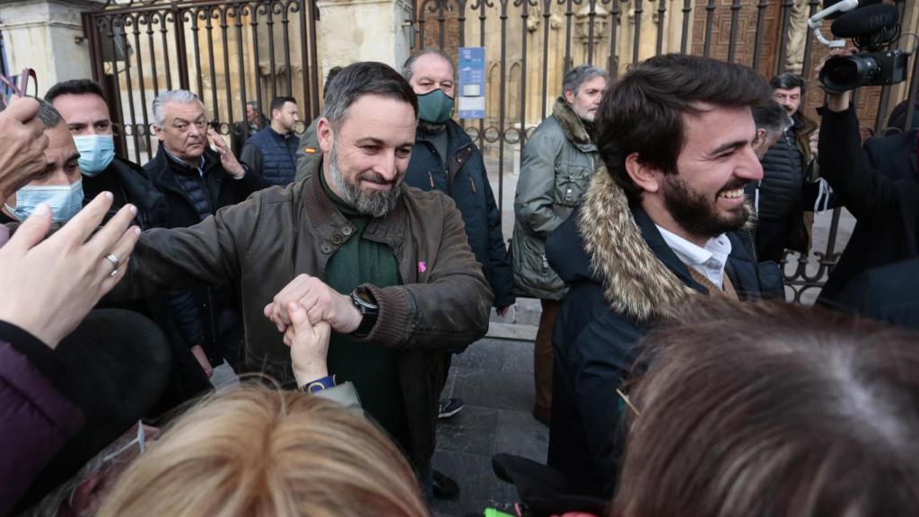 Juan García-Gallardo junto al presidente de Vox, Santiago Abascal, en León durante la pasada campaña