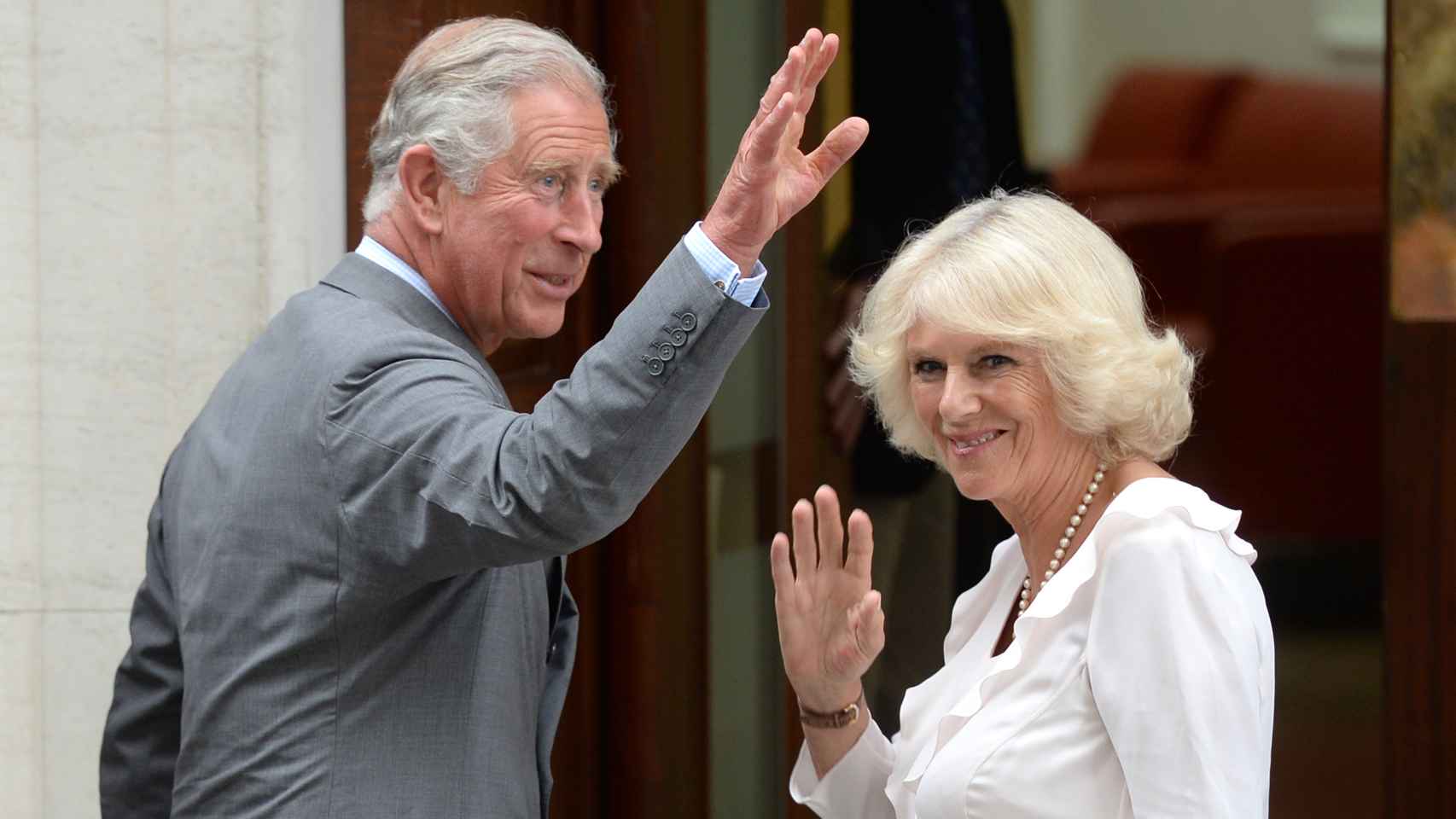 Carlos de Inglaterra y Camilla Parker-Bowles se encuentran positivos por coronavirus.