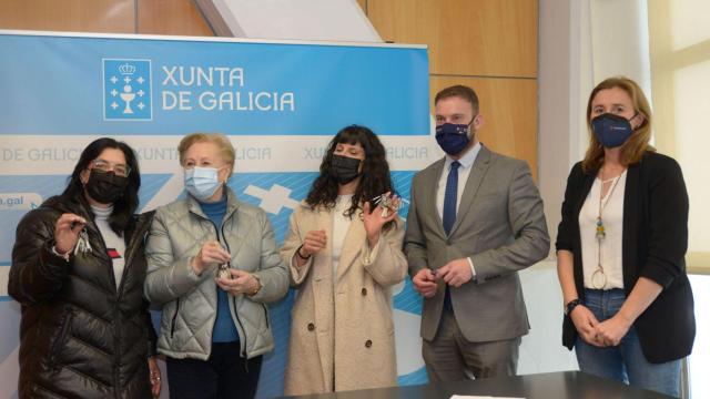 La Xunta entrega cuatro viviendas de promoción pública en A Coruña