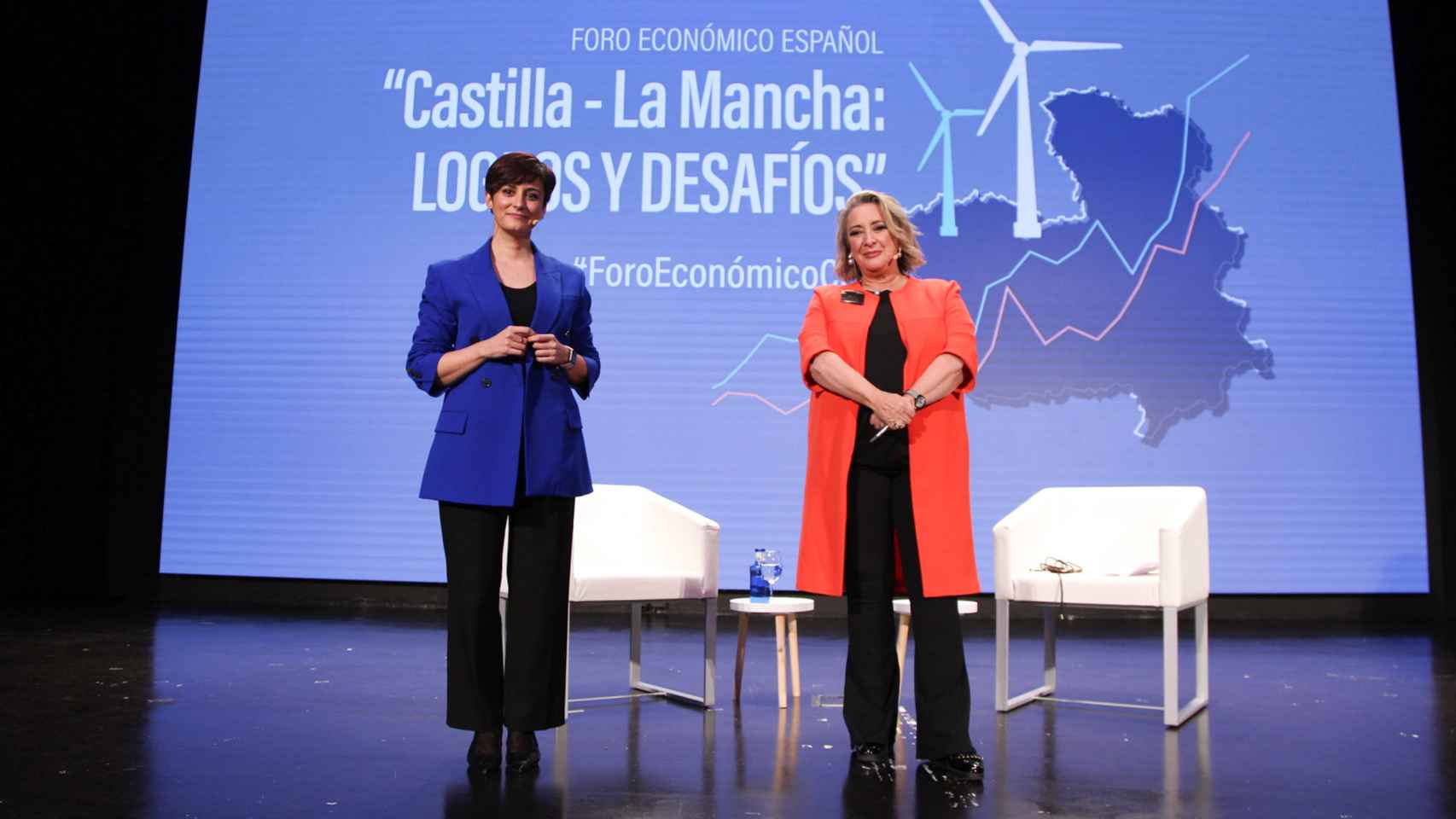 Isabel Rodríguez García, ministra de Política Territorial y portavoz del Gobierno, y Esther Esteban, presidenta ejecutiva de EL ESPAÑOL-El Digital Castilla-La Mancha.
