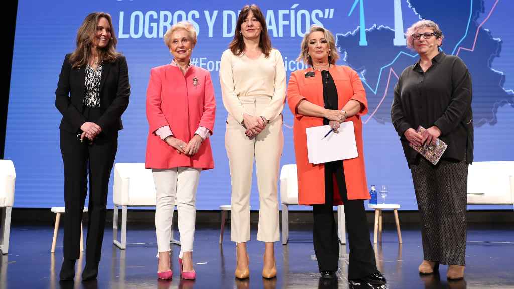 Ana López Casero, Carmen Quintanilla, Blanca Fernández, Esther Esteban y Lola Martín, de izquierda a derecha.