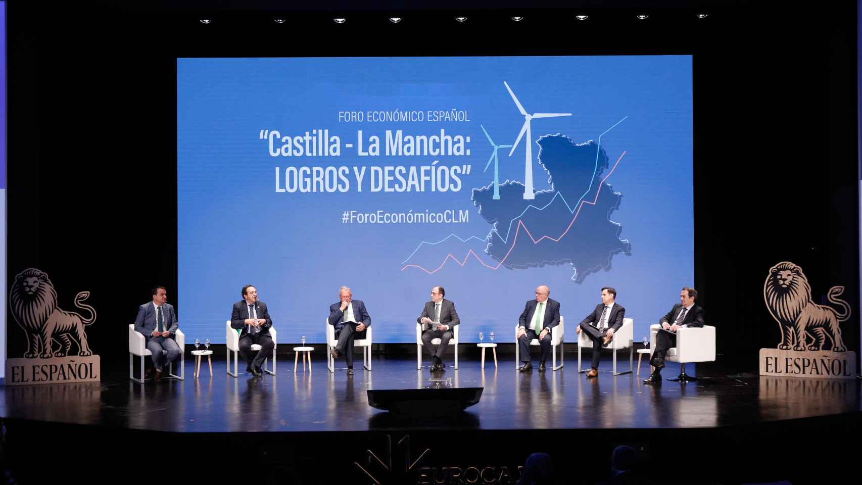 Imagen de  la mesa redonda 'El potencial agroalimentario de Castilla-La Mancha', en la segunda jornada del Foro Económico Español 'Castilla-La Mancha: logros y desafíos'.